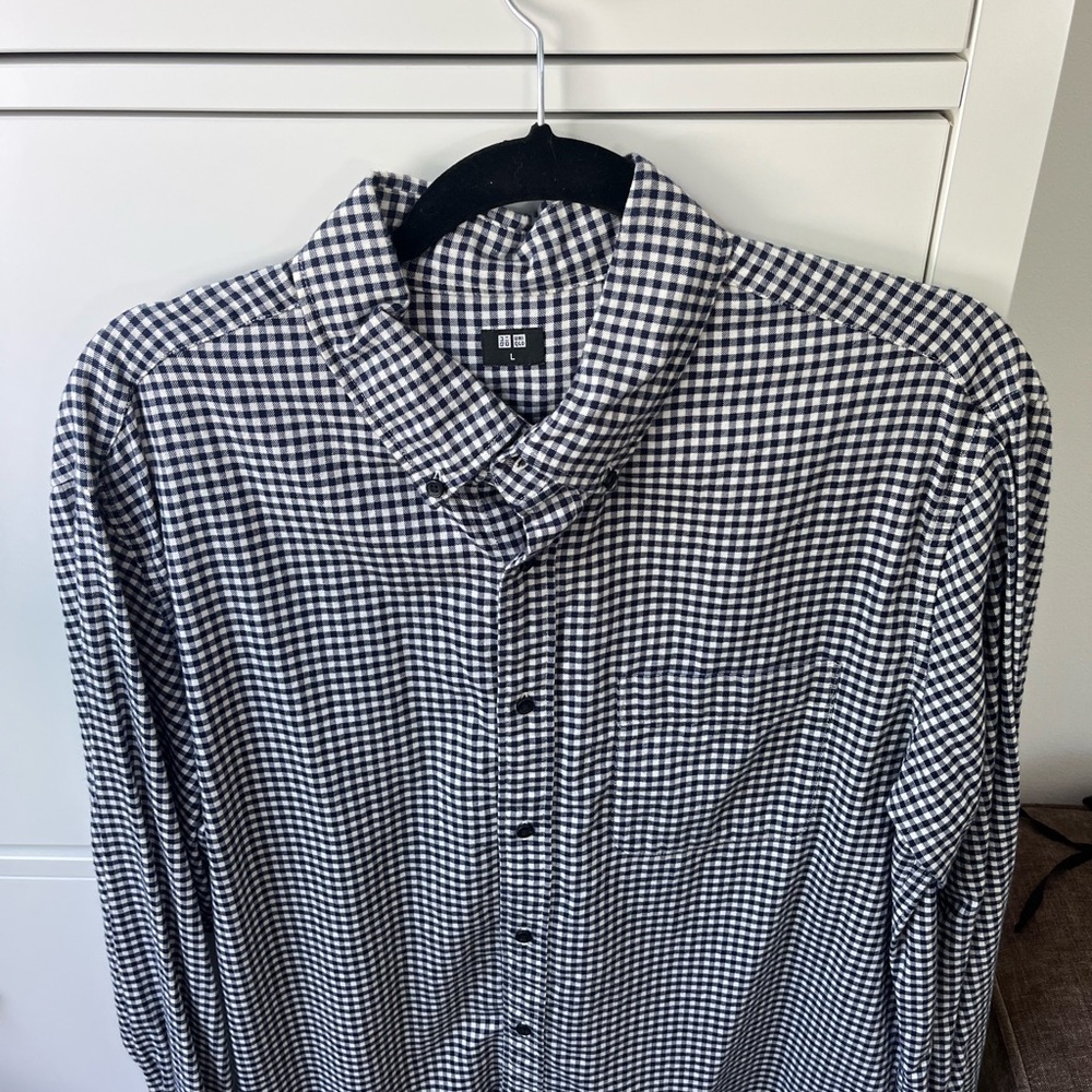 Men’s Size L UNIQLO Gingham Navy and White Shirt